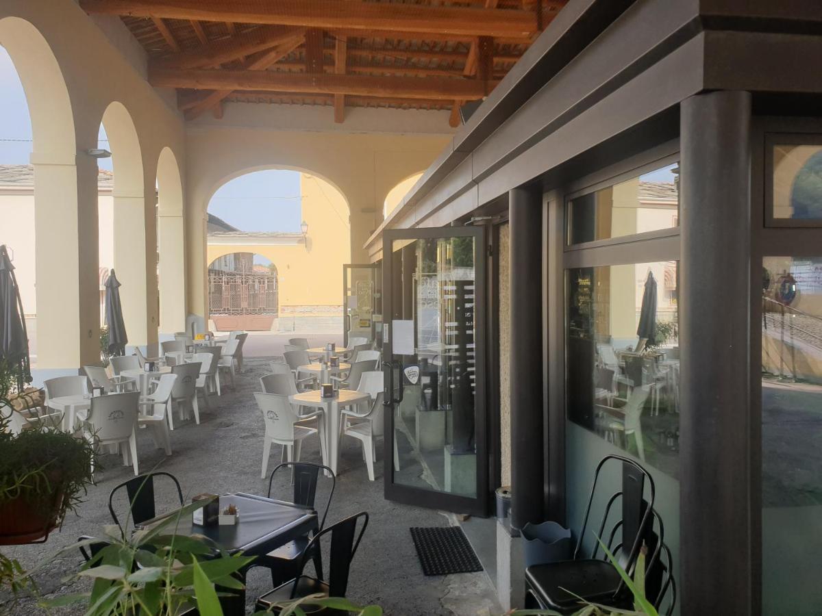 Cafe Del Peso Ξενοδοχείο Καβούρ Εξωτερικό φωτογραφία